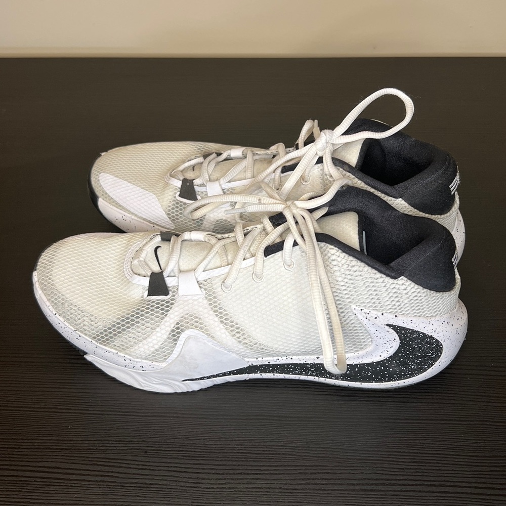 Nike Freak 1s Black & White Sneakers men’s size 13